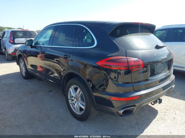 2016 PORSCHE CAYENNE WP1AA2A22GKA10698 Photo 2