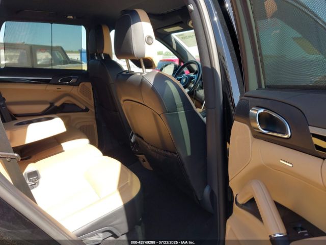 2016 PORSCHE CAYENNE WP1AA2A22GKA10698 Photo 7