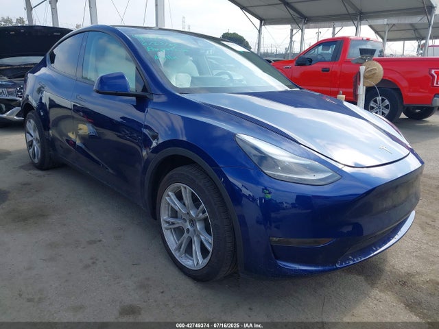 2024 TESLA MODEL Y 7SAYGDEE2RF083023 Photo 0