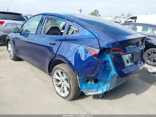 2024 TESLA MODEL Y 7SAYGDEE2RF083023 Photo 2