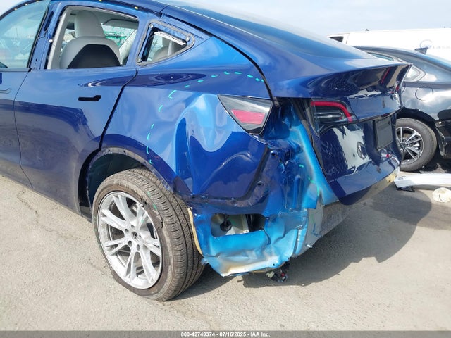 2024 TESLA MODEL Y 7SAYGDEE2RF083023 Photo 5
