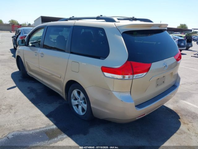 2011 TOYOTA SIENNA 5TDKK3DC9BS169457 Photo 2