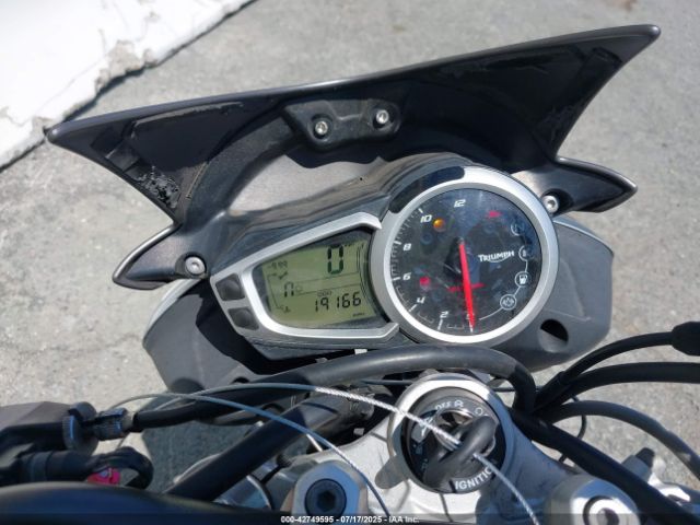 2014 TRIUMPH MOTORCYCLE STREET TRIPLE SMTL03NE9ET645594 Photo 6