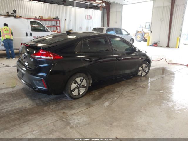 2017 HYUNDAI IONIQ HYBRID KMHC65LC9HU050426 Photo 3