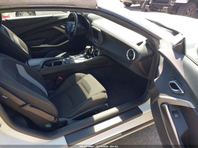 2023 CHEVROLET CAMARO 1G1FB3DS8P0153200 Photo 4