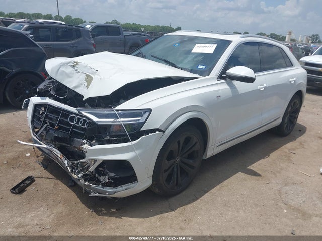2021 AUDI Q8 WA1EVAF10MD013935 Photo 1
