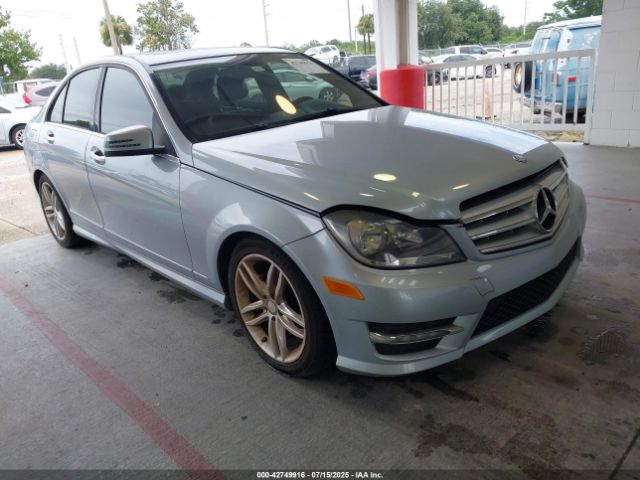 2013 MERCEDES-BENZ C 250 WDDGF4HB0DR276406