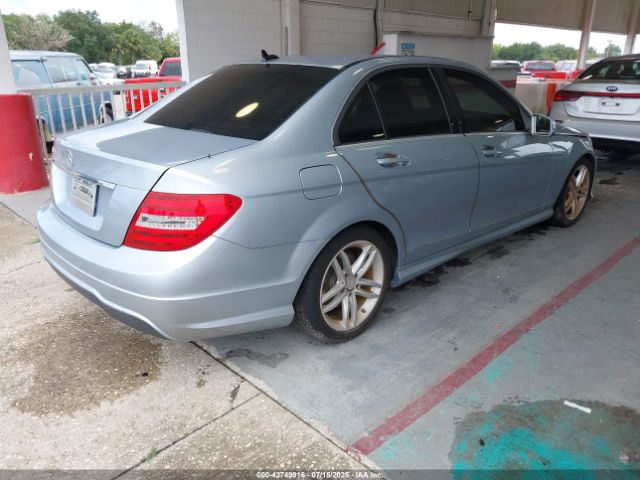 2013 MERCEDES-BENZ C 250 WDDGF4HB0DR276406 Photo 3