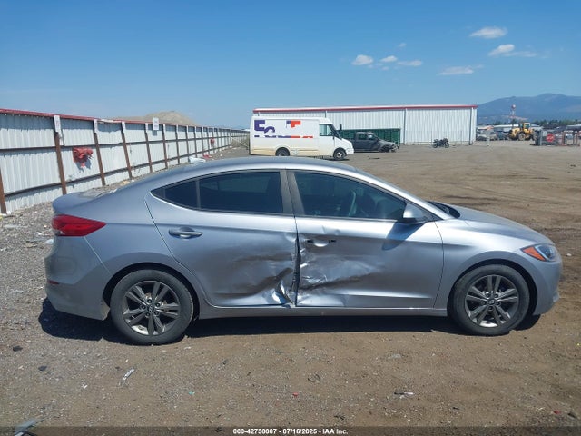 5NPD84LF3HH022574 Hyundai 2017