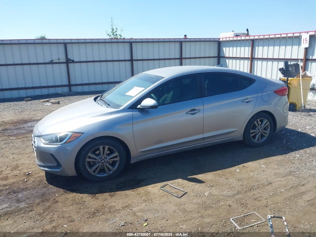 5NPD84LF3HH022574 Hyundai 2017