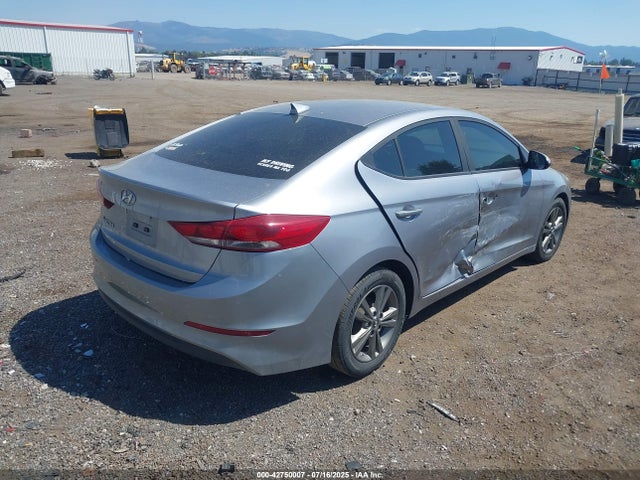 5NPD84LF3HH022574 Hyundai 2017