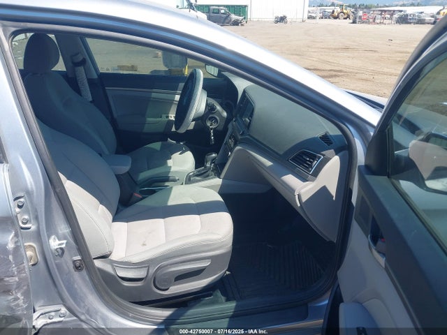 5NPD84LF3HH022574 Hyundai 2017