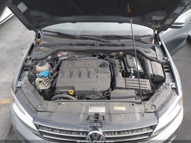 3VWLA7AJ6FM340671 Volkswagen Jetta