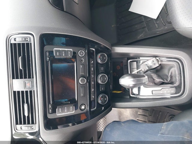 3VWLA7AJ6FM340671 Volkswagen Jetta