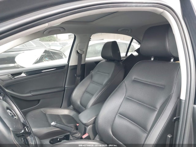 3VWLA7AJ6FM340671 Volkswagen Jetta