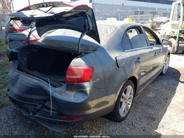 3VWLA7AJ6FM340671 Volkswagen Jetta