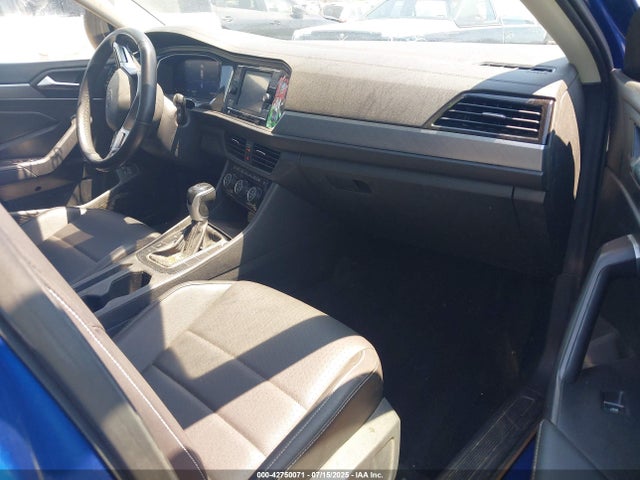 3VW7M7BU5NM013761 Volkswagen 1.5 tsi