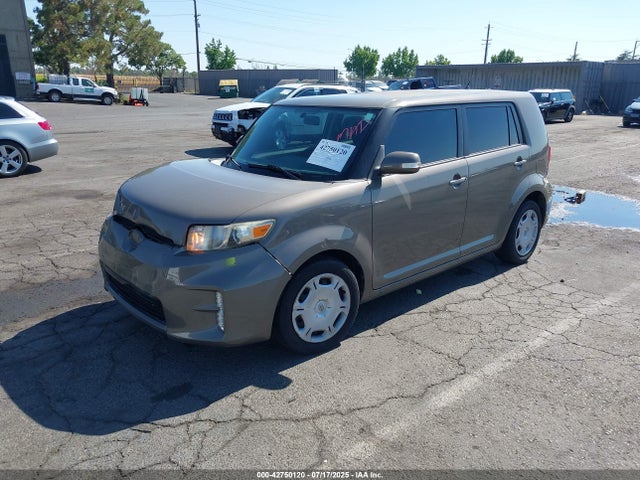Scion 2az-fe 2014 JTLZE4FE1EJ057557 Image 2