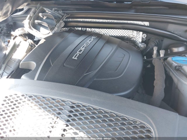 Porsche 2018 2018 WP1AA2A51JLB21481 Image 10
