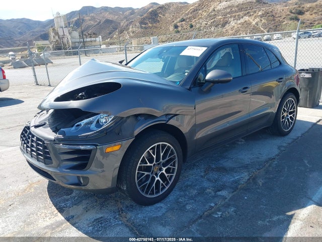 Porsche 2018 2018 WP1AA2A51JLB21481 Image 2