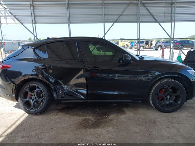 ZASPAKBN5P7D50054 Alfa Romeo Stelvio