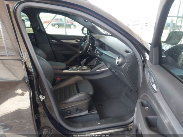 2023 ALFA ROMEO STELVIO ZASPAKBN5P7D50054 Photo 4