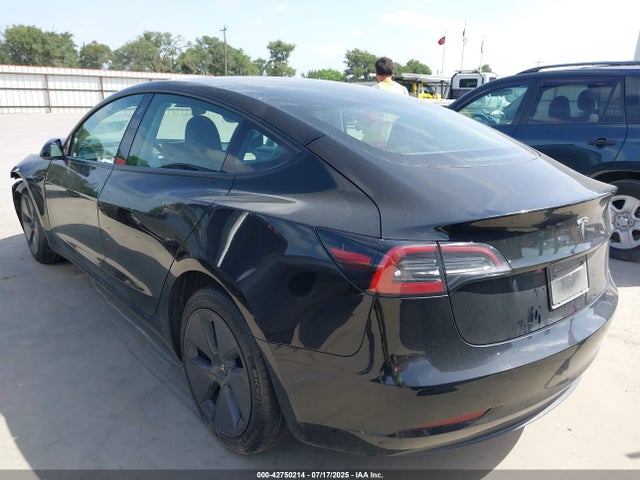 2023 TESLA MODEL 3 5YJ3E1EAXPF584182 Photo 2