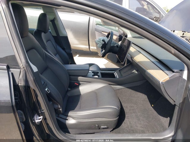 2023 TESLA MODEL 3 5YJ3E1EAXPF584182 Photo 4