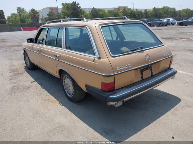 42750222 :رقم المزاد ، 12319012010011 vin ، 1979 Mercedes Benz 300 Td مزاد بيع