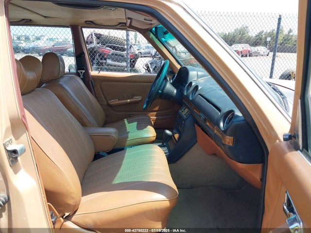 42750222 :رقم المزاد ، 12319012010011 vin ، 1979 Mercedes Benz 300 Td مزاد بيع