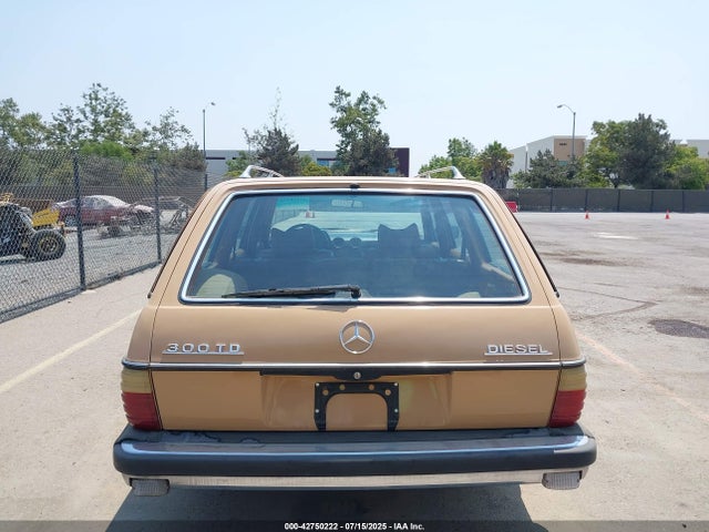 42750222 :رقم المزاد ، 12319012010011 vin ، 1979 Mercedes Benz 300 Td مزاد بيع