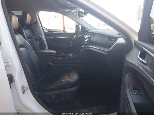 1C4RJKBG9P8830837 Jeep 2023