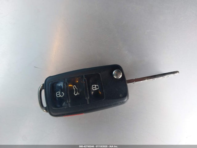 3VW2K7AJ3EM392749 Volkswagen 2014