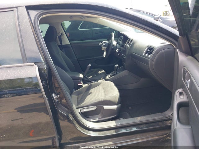 3VW2K7AJ3EM392749 Volkswagen 2014