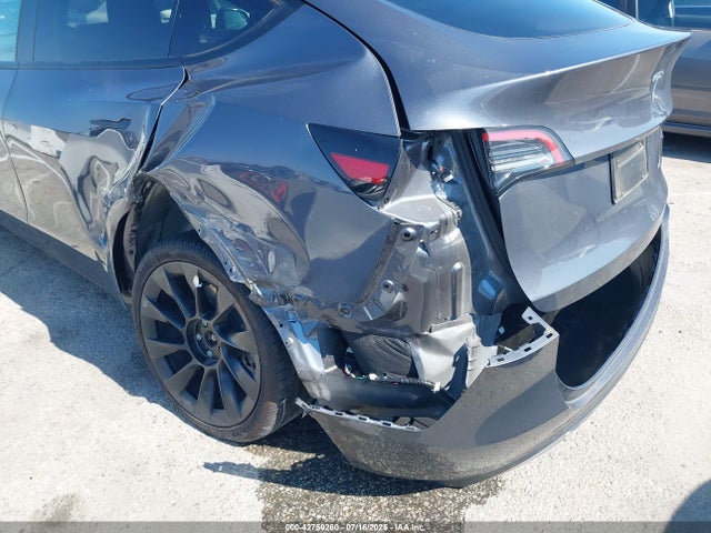 2023 TESLA MODEL Y 7SAYGDEE5PF814072 Photo 5