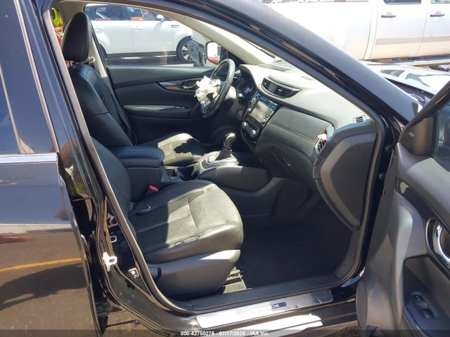 5N1AT2MV0HC751523 Nissan Rogue