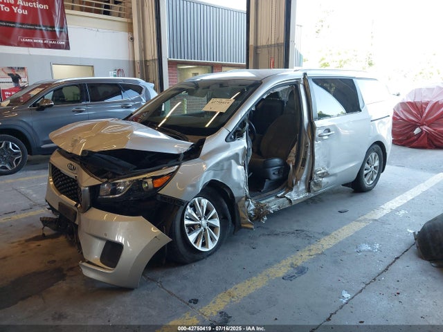 KIA 2018 2018 KNDMB5C15J6399323 Image 6