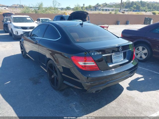 2012 MERCEDES-BENZ C 250 WDDGJ4HB7CF785844 Photo 2