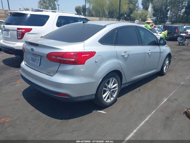 Ford 2016 2016 1FADP3F25GL382483 Image 4
