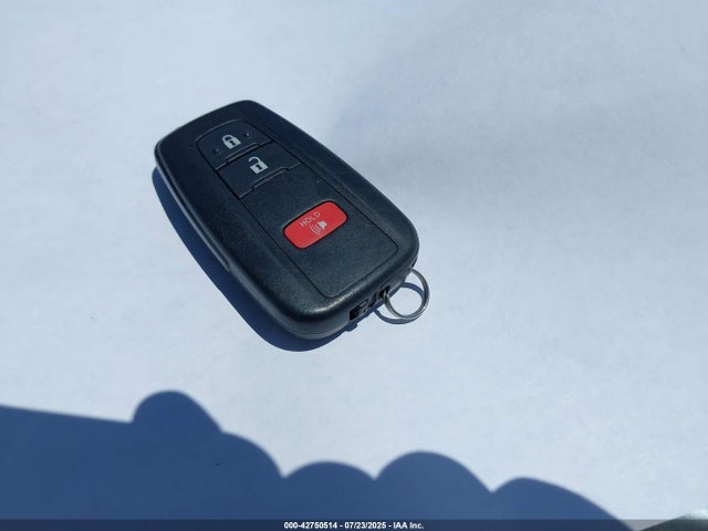 NMTKHMBXXJR039582 Toyota 3zr-fae