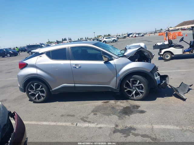 NMTKHMBXXJR039582 Toyota 3zr-fae
