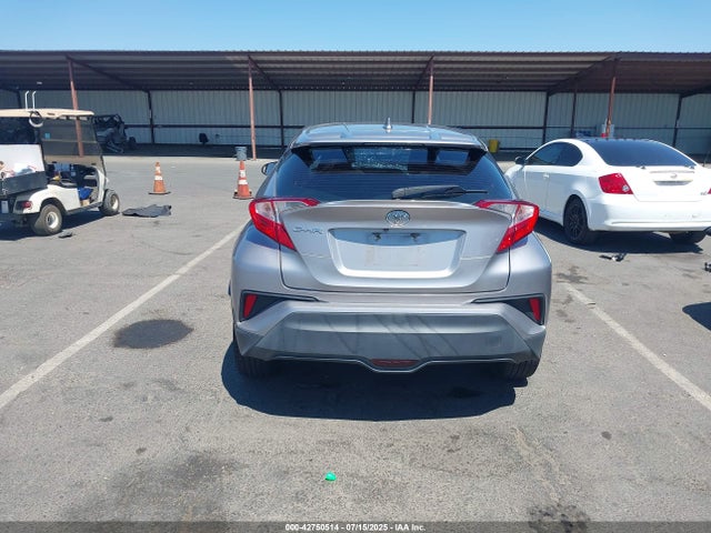 NMTKHMBXXJR039582 Toyota 3zr-fae