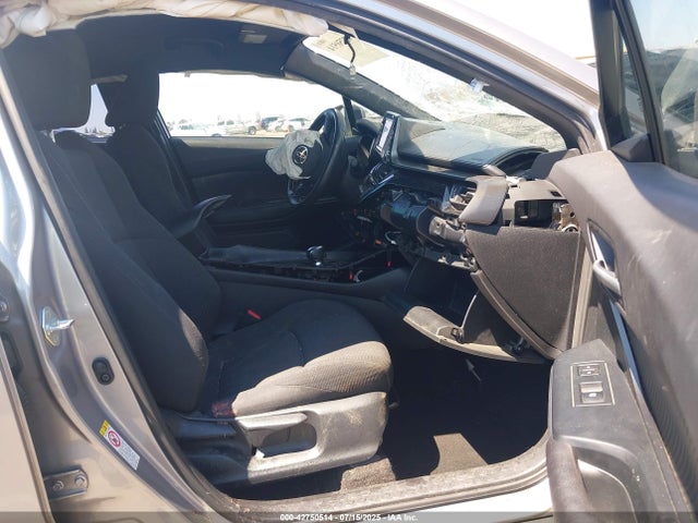 NMTKHMBXXJR039582 Toyota 3zr-fae