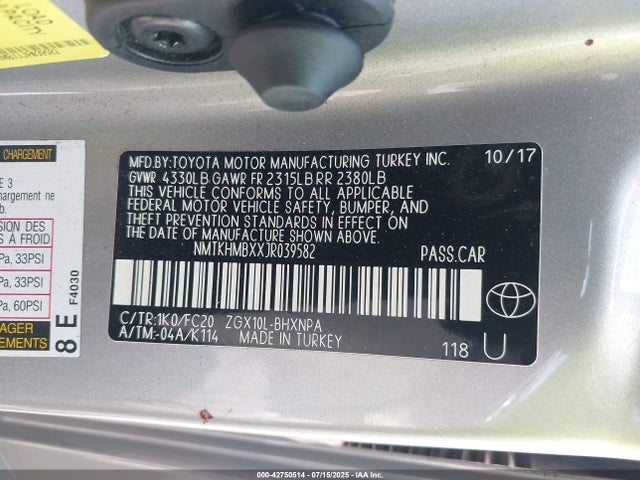 NMTKHMBXXJR039582 Toyota 3zr-fae