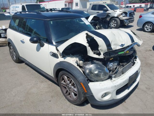 2011 MINI COOPER CLUBMAN WMWZF3C50BTY00553 Photo 0