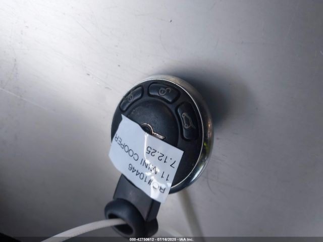 2011 MINI COOPER CLUBMAN WMWZF3C50BTY00553 Photo 10