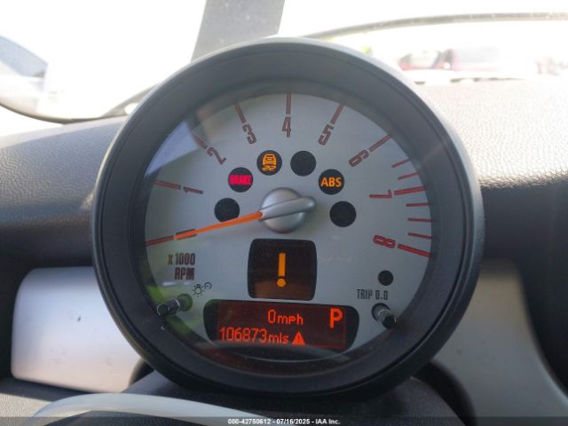 2011 MINI COOPER CLUBMAN WMWZF3C50BTY00553 Photo 6