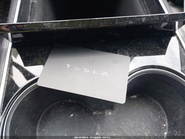 5YJ3E1EA3JF050884 Tesla 2018
