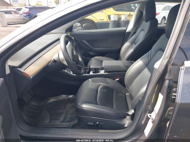 5YJ3E1EA3JF050884 Tesla 2018