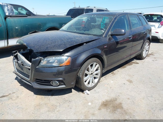 2011 AUDI A3 WAUKJAFM1BA061504 Photo 1